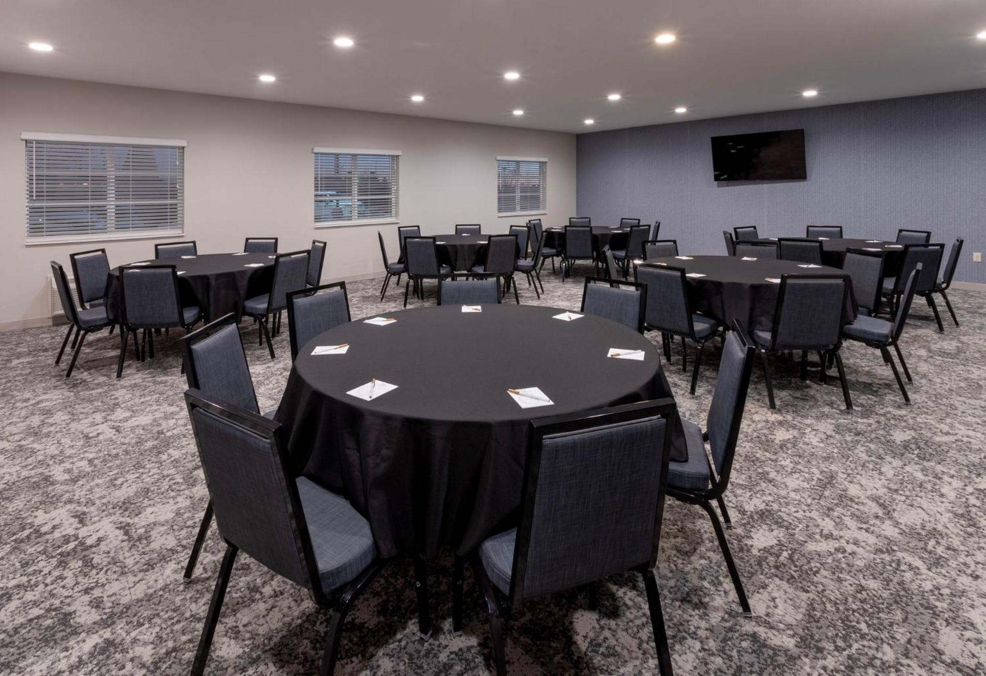Grandstay Hotel & Suites Algona Экстерьер фото